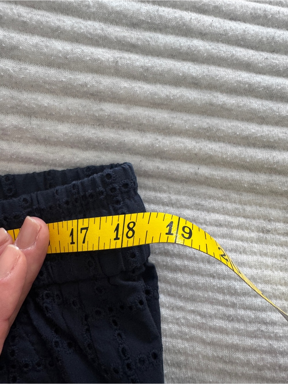 Banana Republic Factory Navy Eyelet Mid-Rise Shorts - Picture 7 of 7